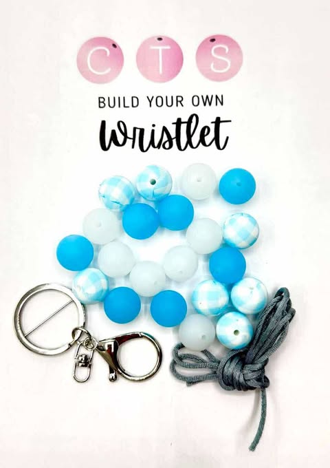 Blue Buffalo Plaid Wristlet Kit