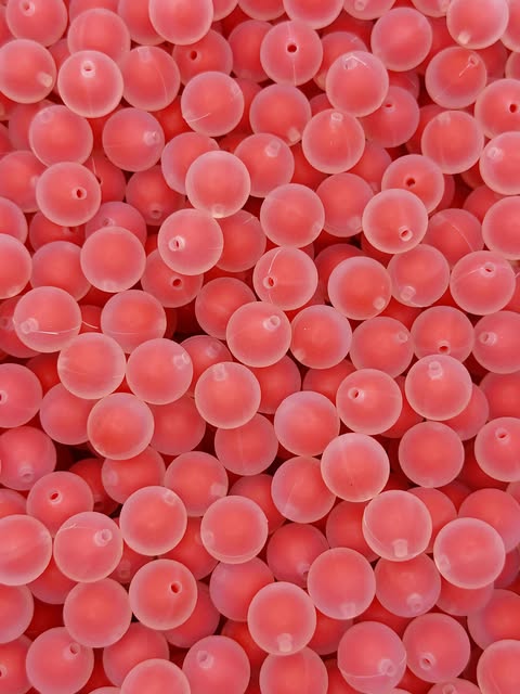 Scarlet Frosted 15mm Beads