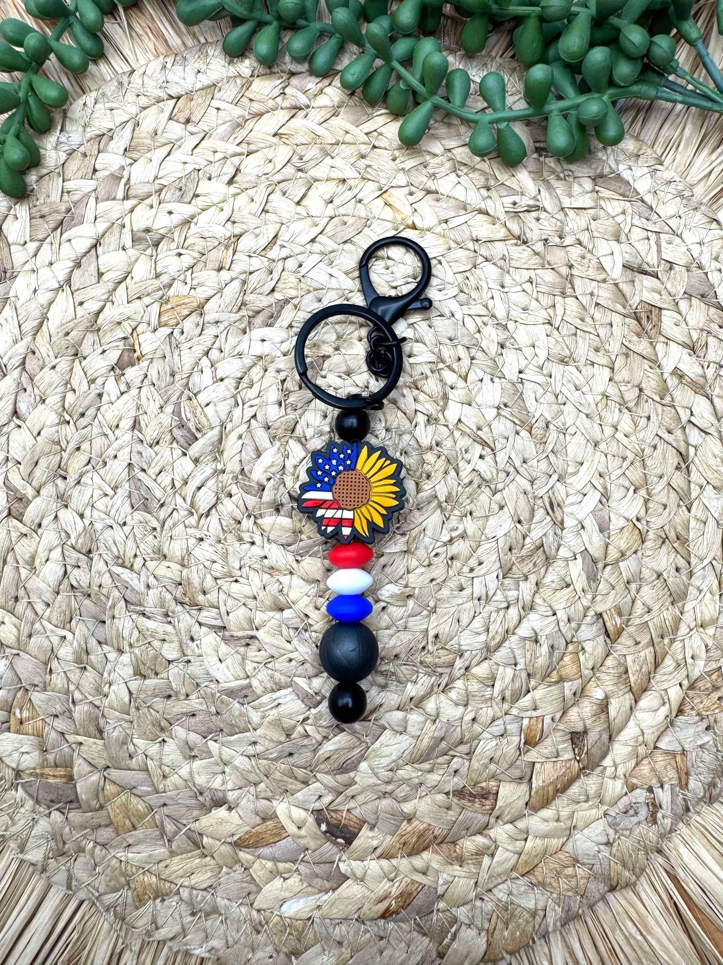 Red, White & Bloom Keychain Kit