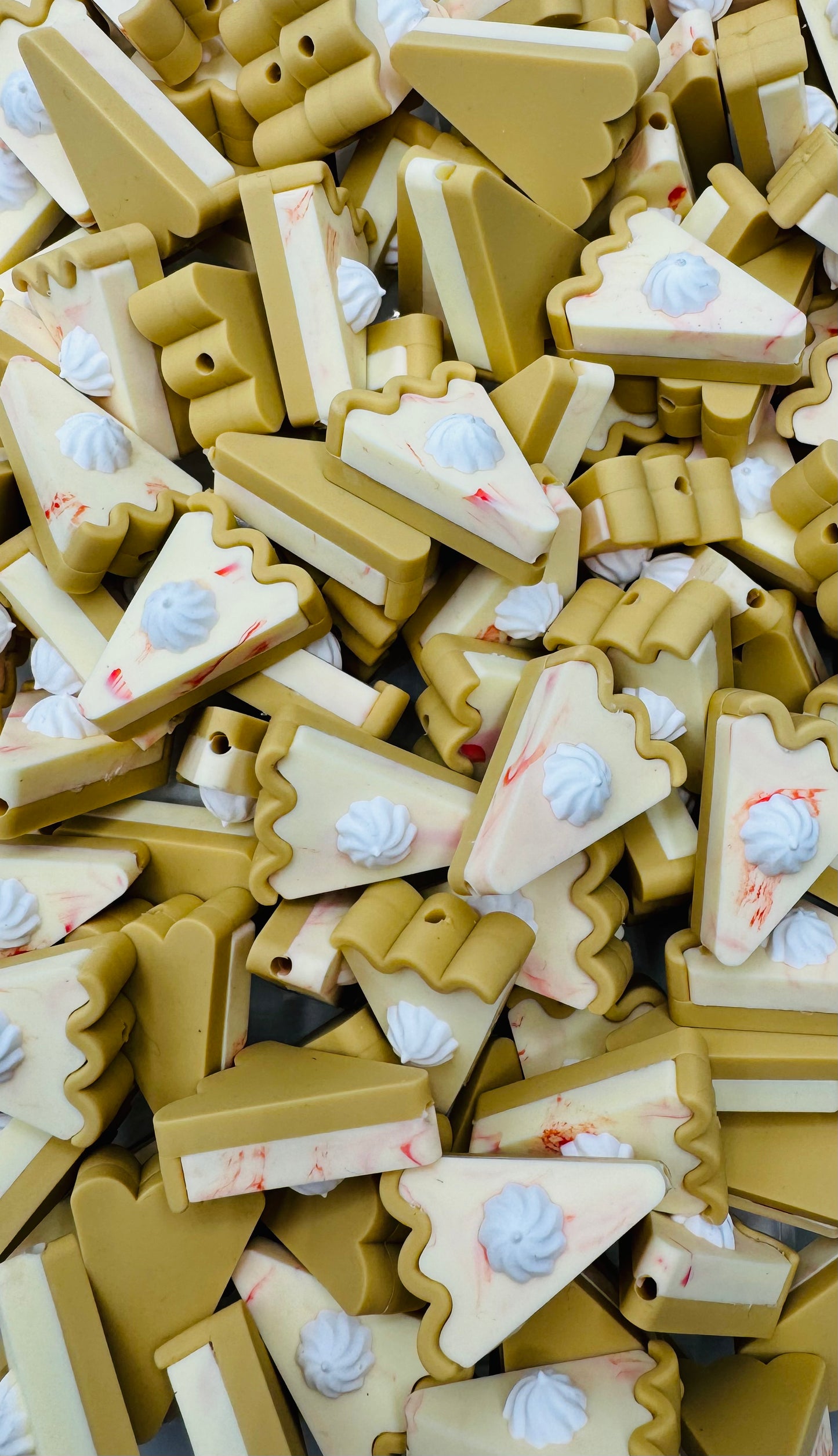 CTS Creation: Strawberry Cheesecake Focal Bead