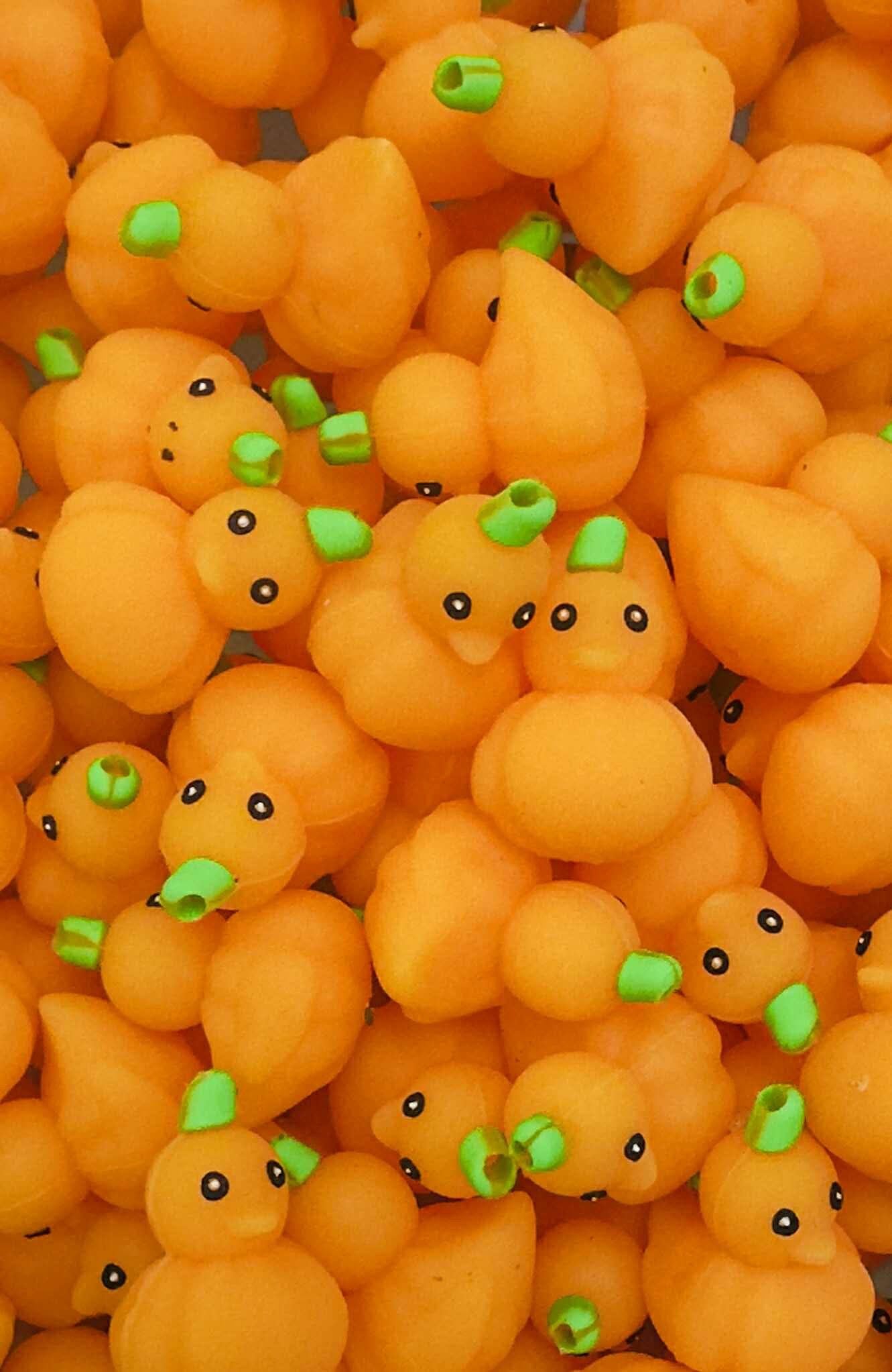 CTS Creation: Pumpkin Duck Glow Focal Bead
