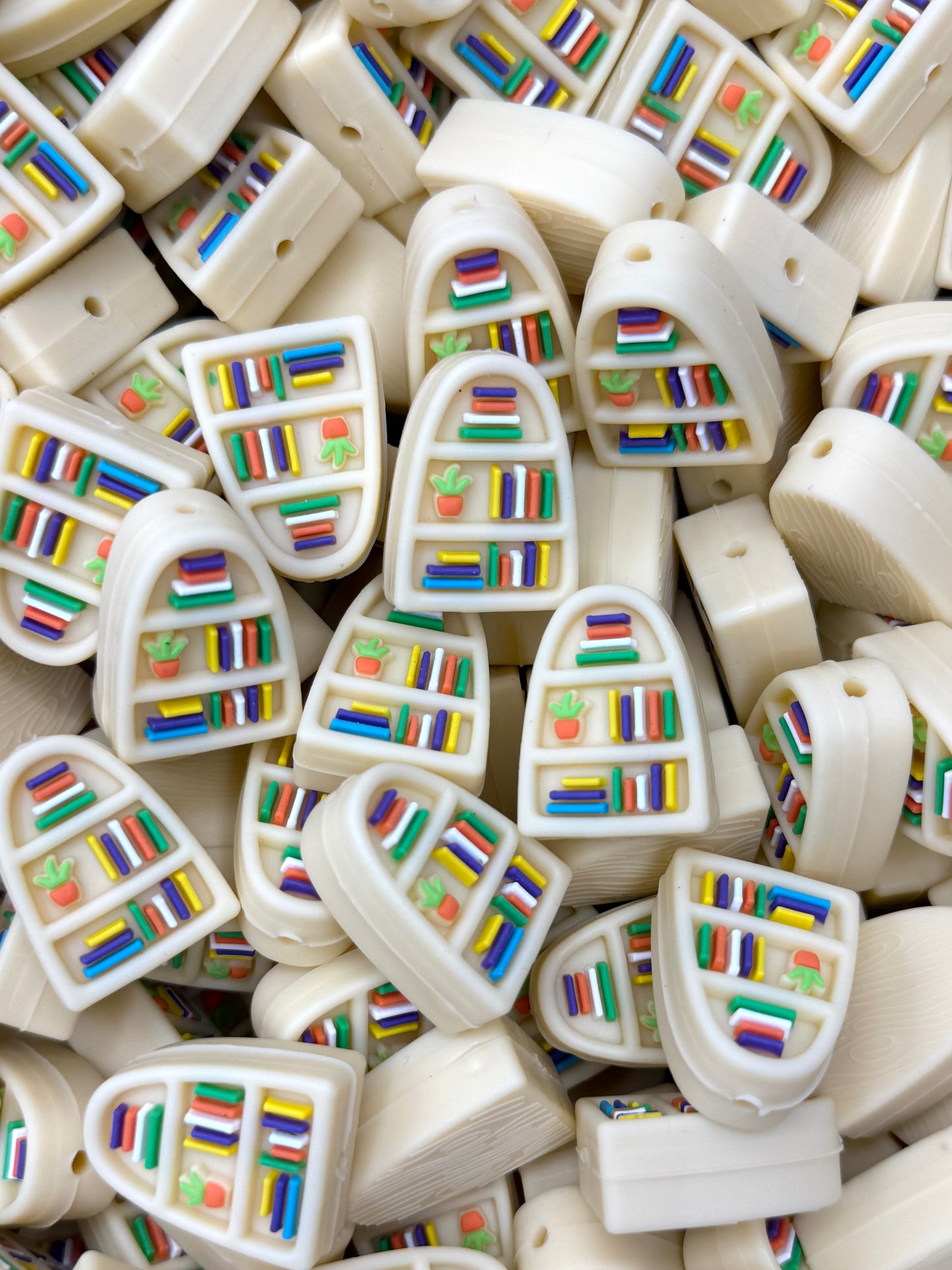 Oval Bookshelf Focal Bead