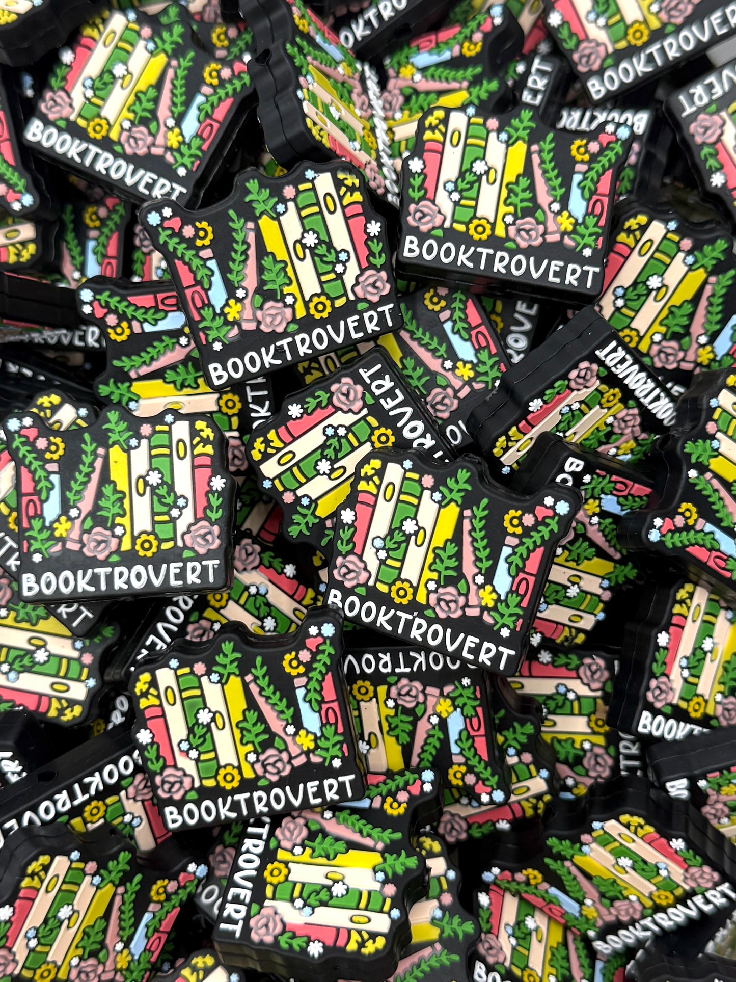 Booktrovert Focal Bead