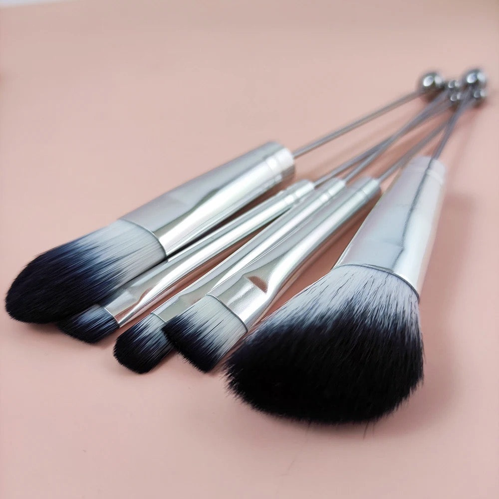 Ensemble de pinceaux de maquillage perlés