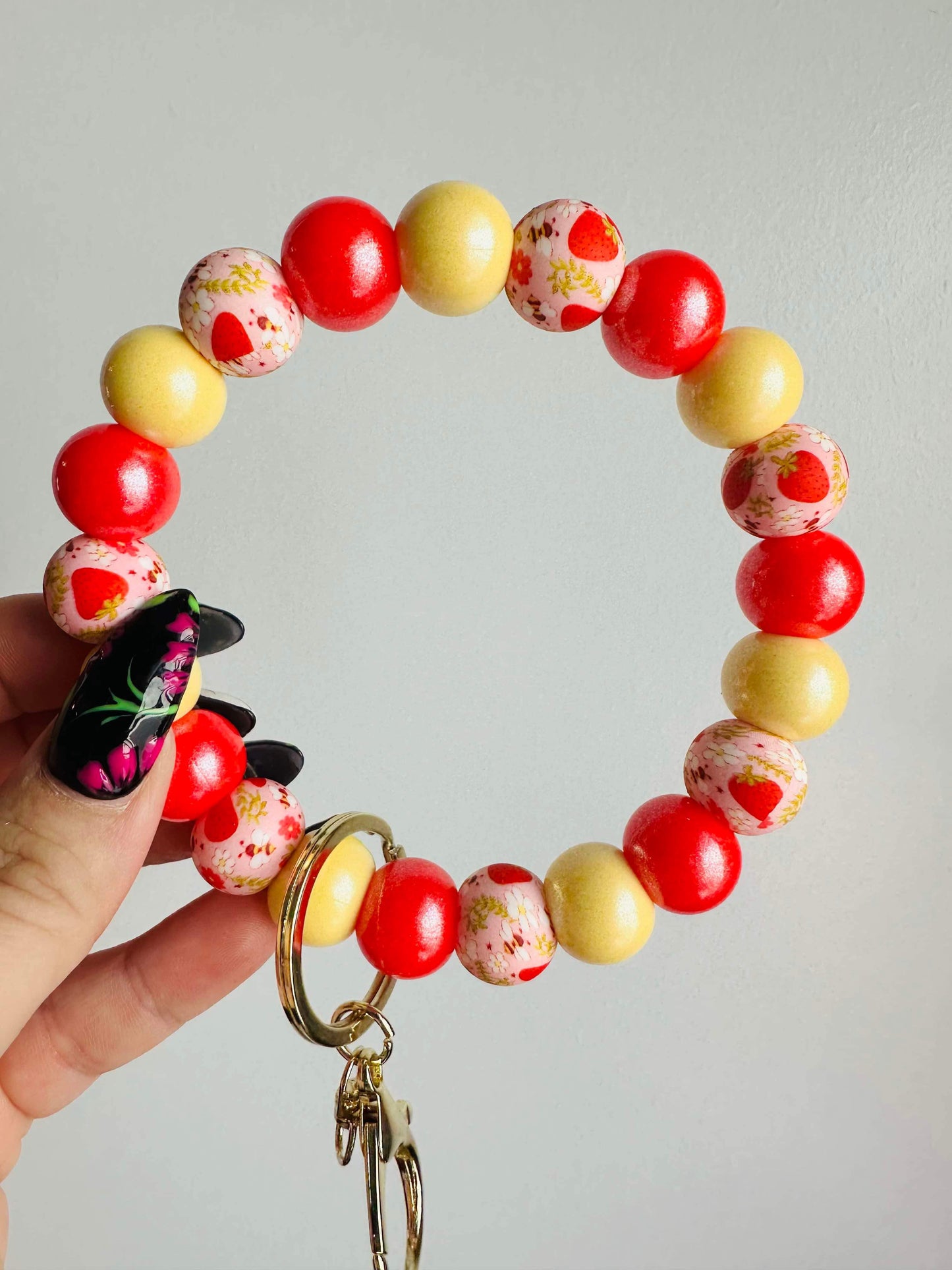 Strawberry Fields Wristlet Kit