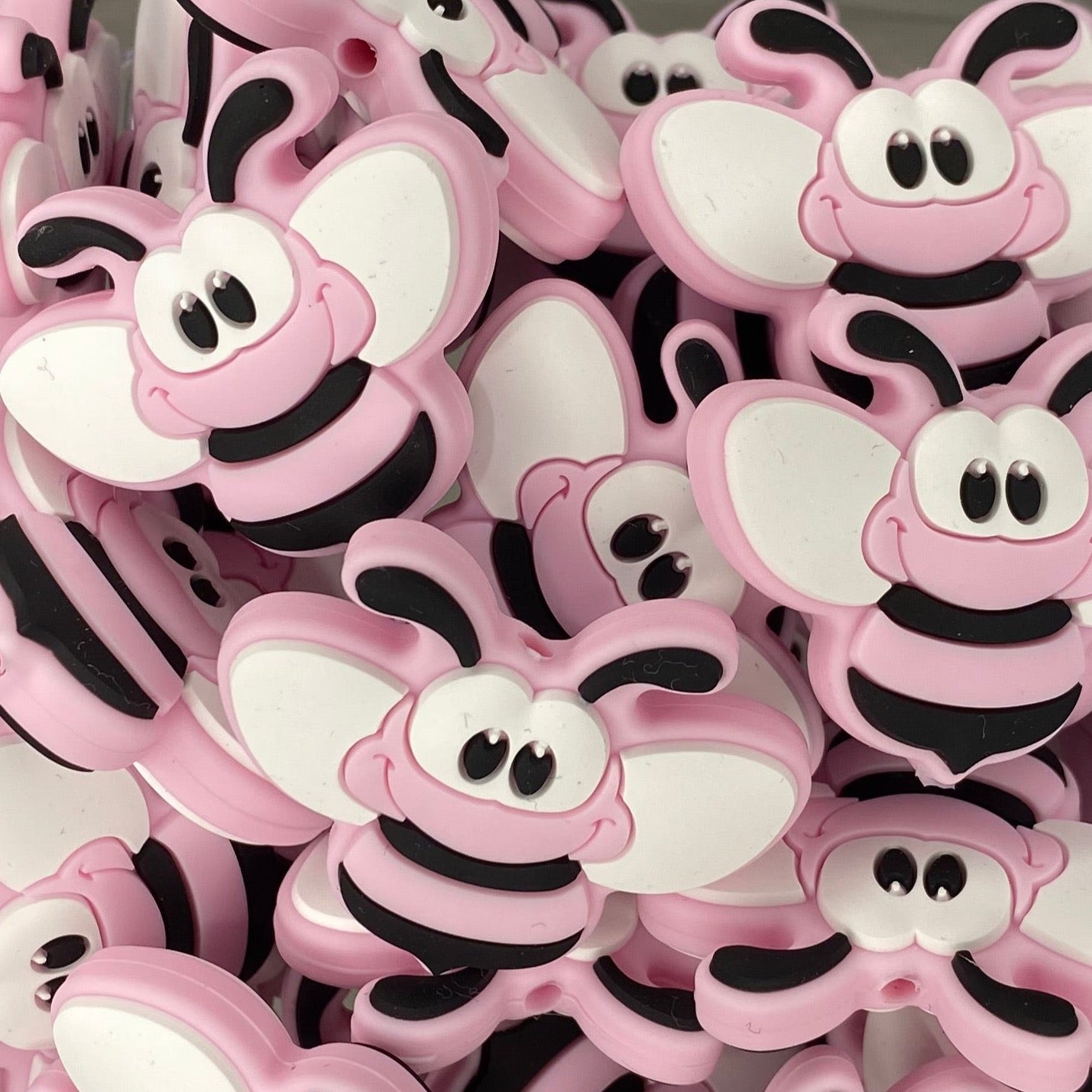 ***Discontinued*** Buzzing Bee Focal Bead