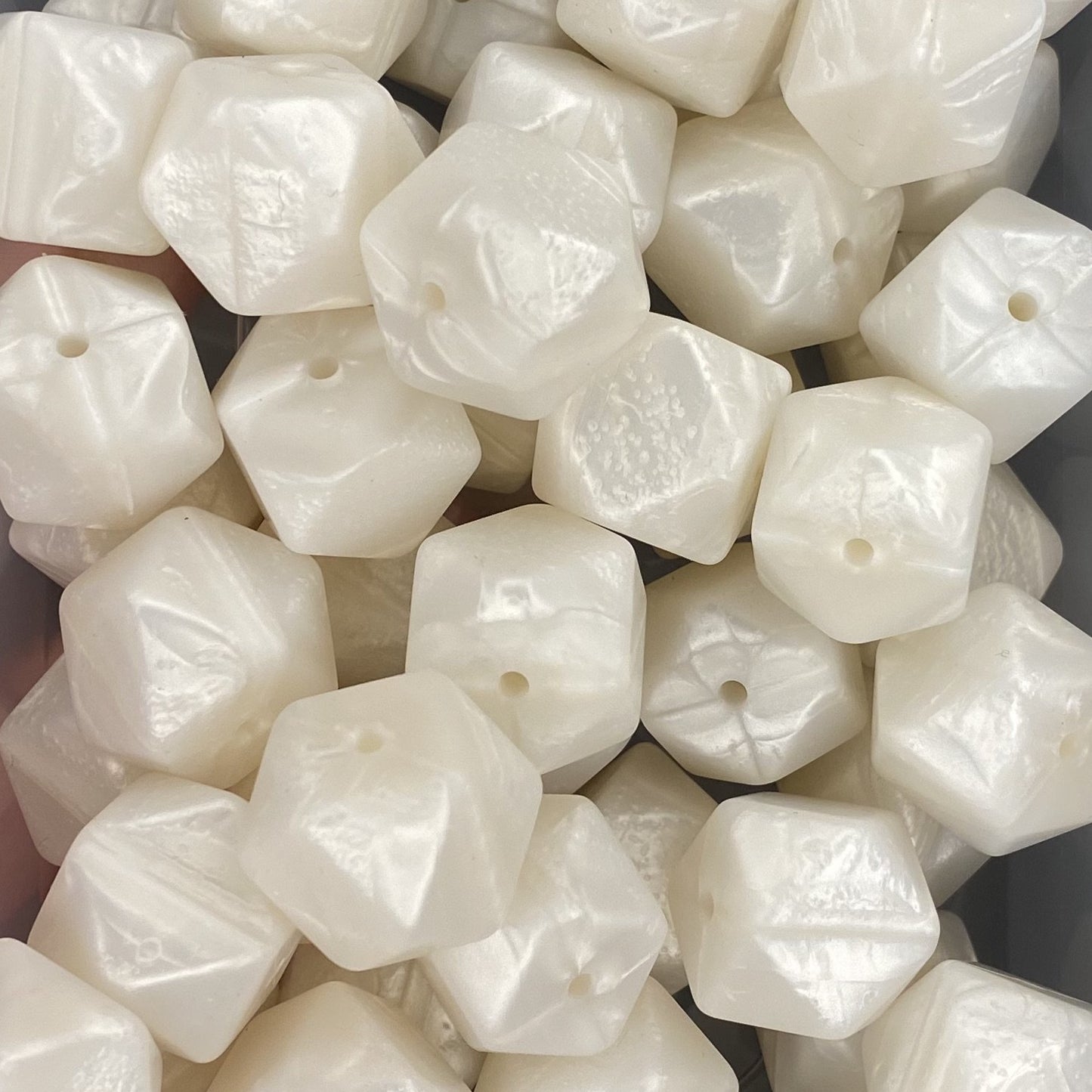 White Pearl 17mm Hexagon