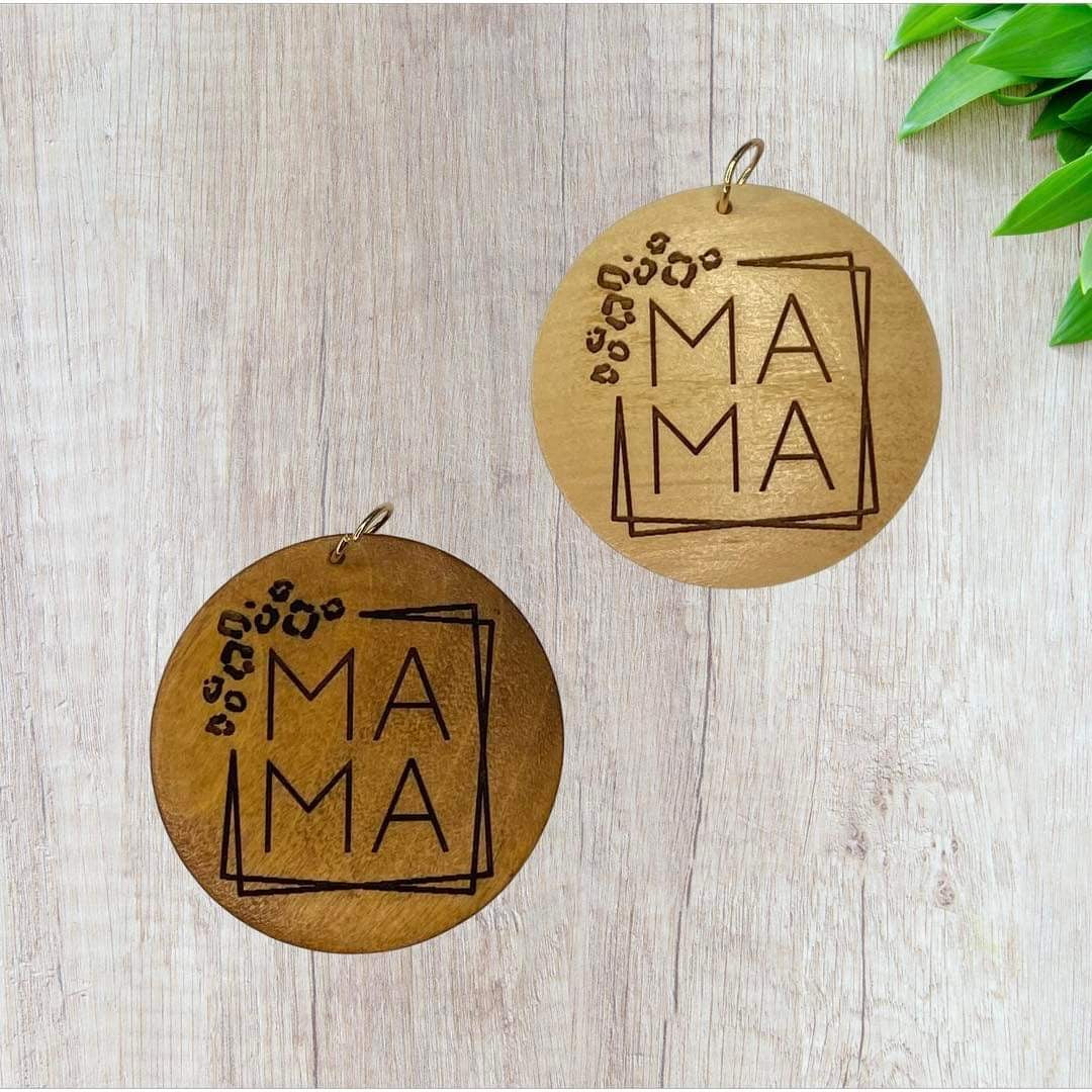 Porte-clés carré Mama en bois
