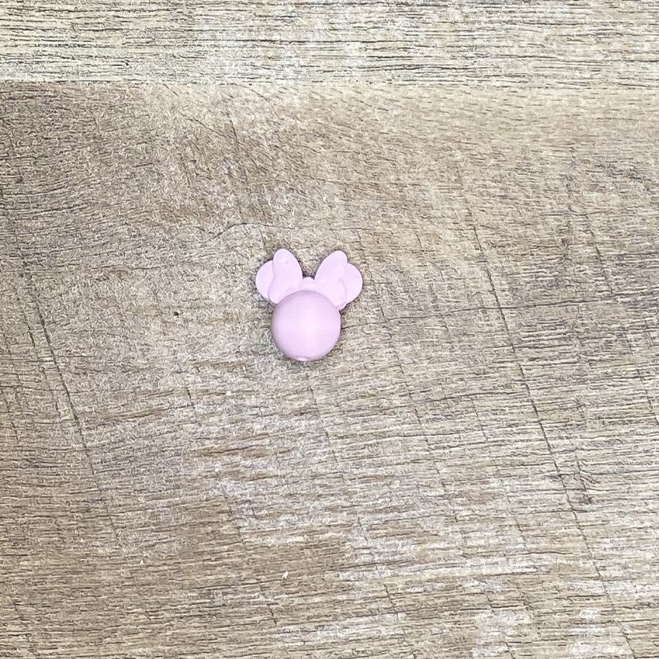 Mouse with Bow Focal Bead