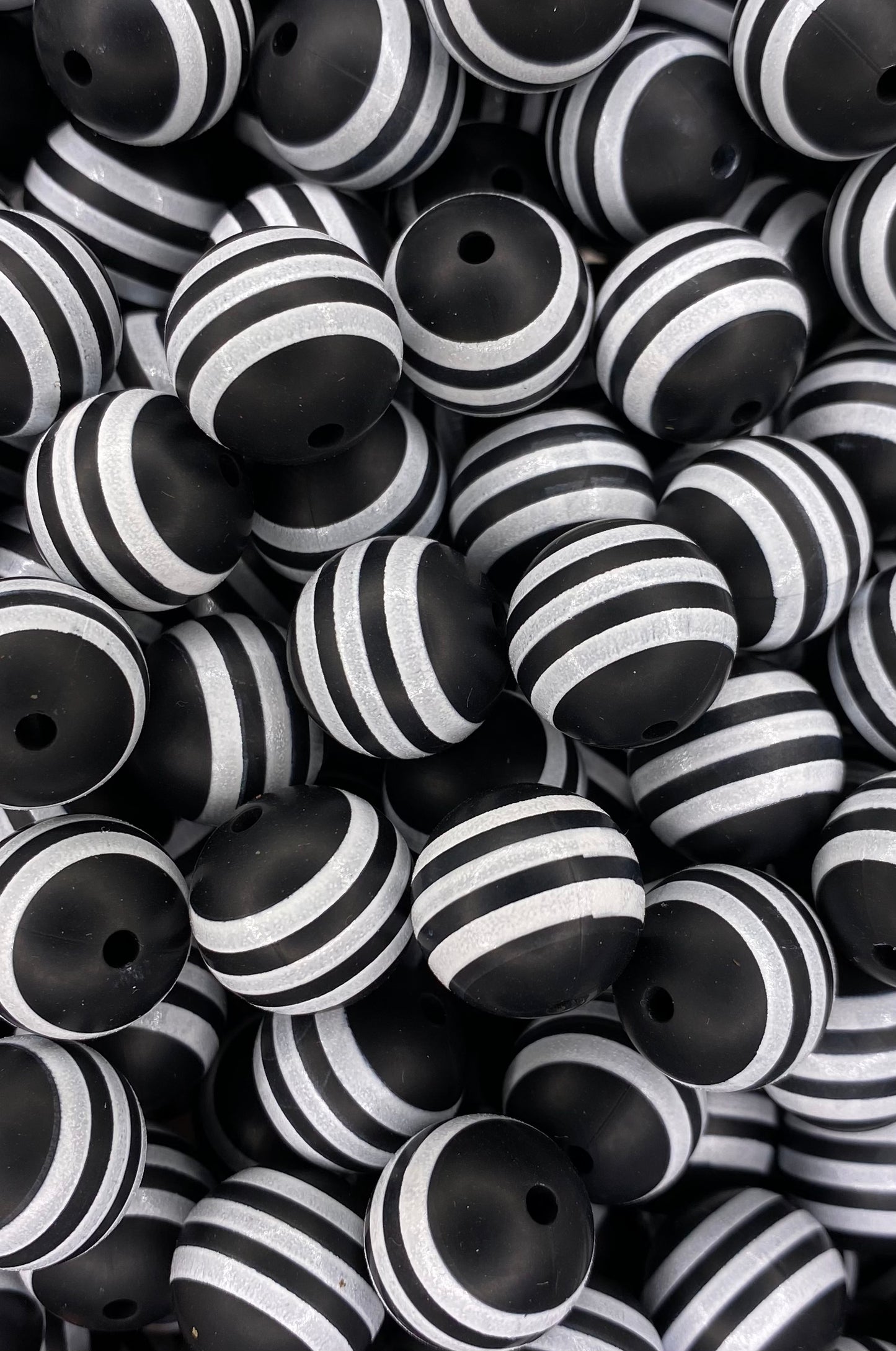 Perle rayée noire et blanche de 15 mm