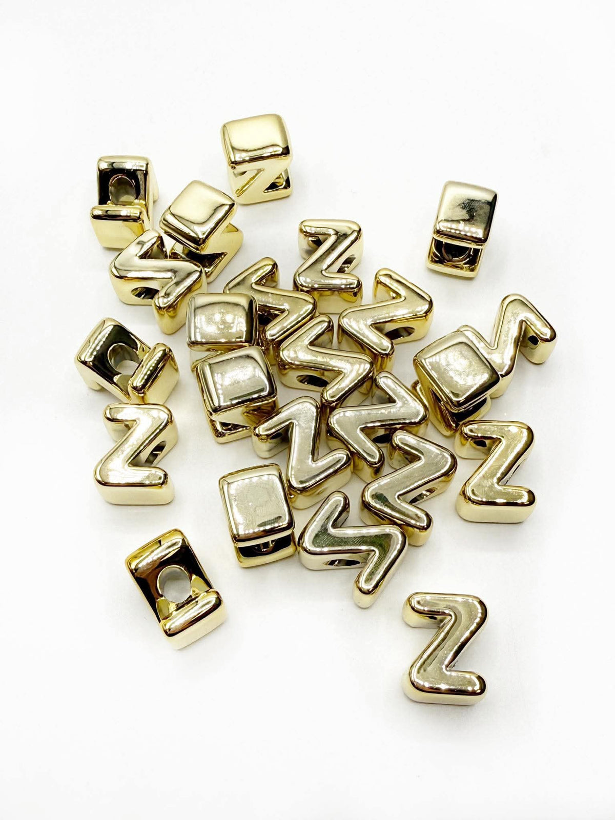 Perles de lettres blanches carrées horizontales de 12 mm 