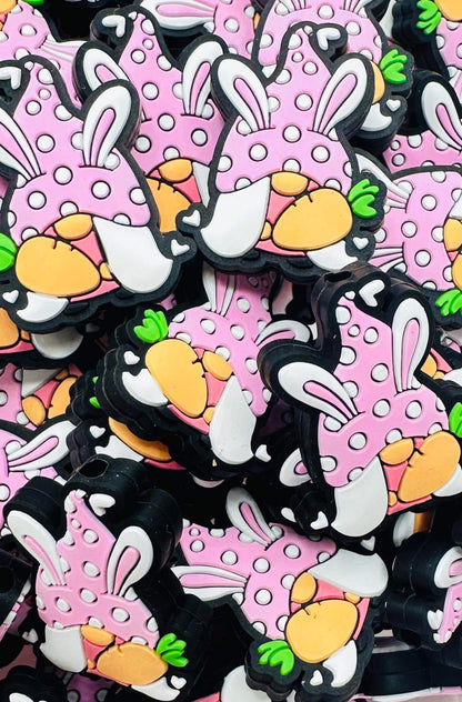 Gnome Bunny voler ma perle focale de carotte