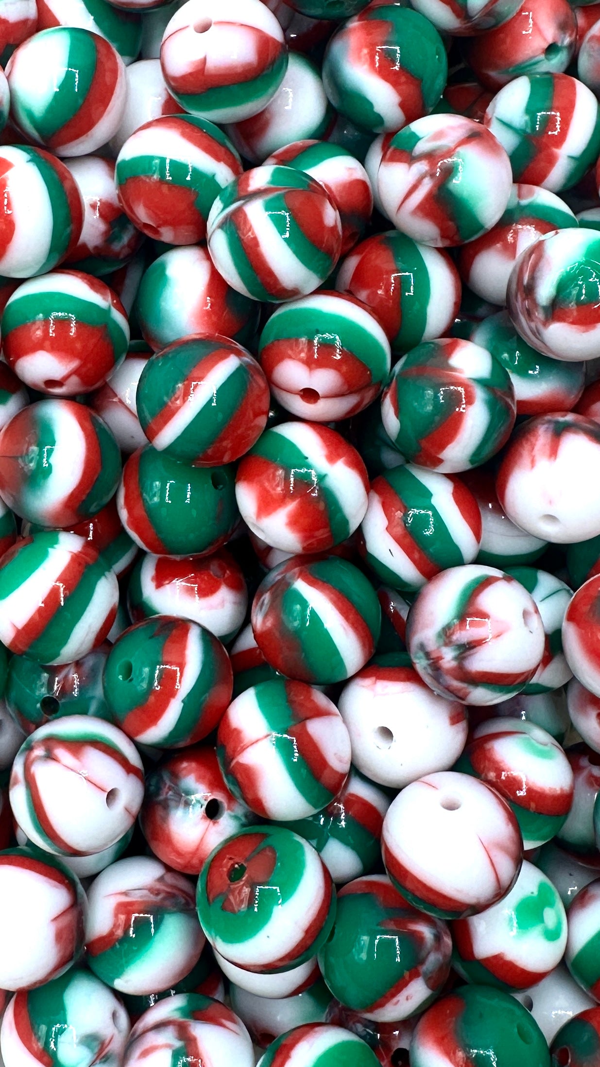 *** Coming Soon *** Liquid Christmas Blend 15mm Bead