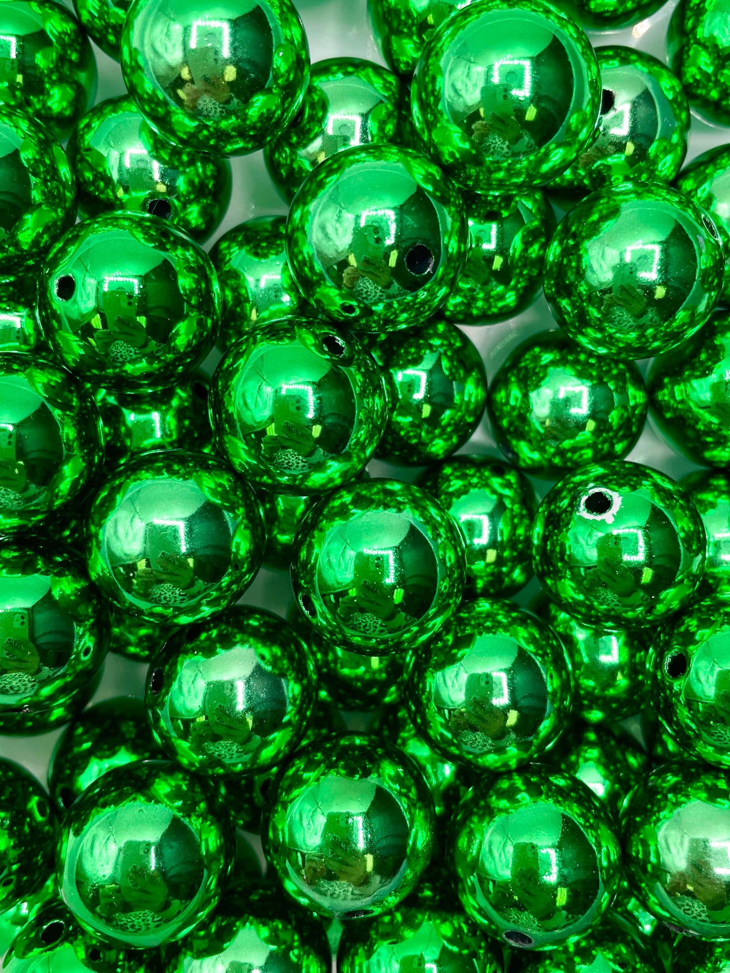 Metallic Green 20mm Acrylic Bead