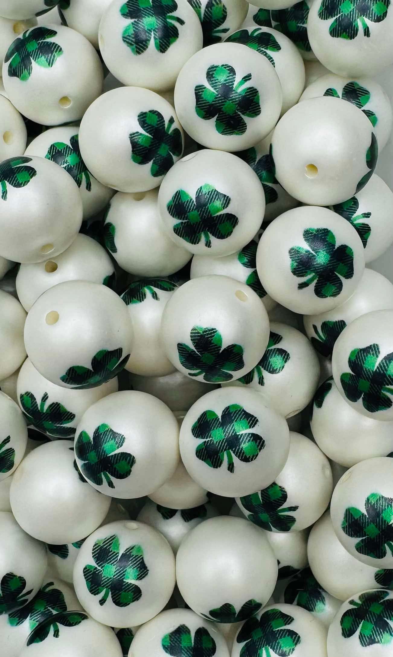 Plaid Shamrock 20mm Acrylic Bead