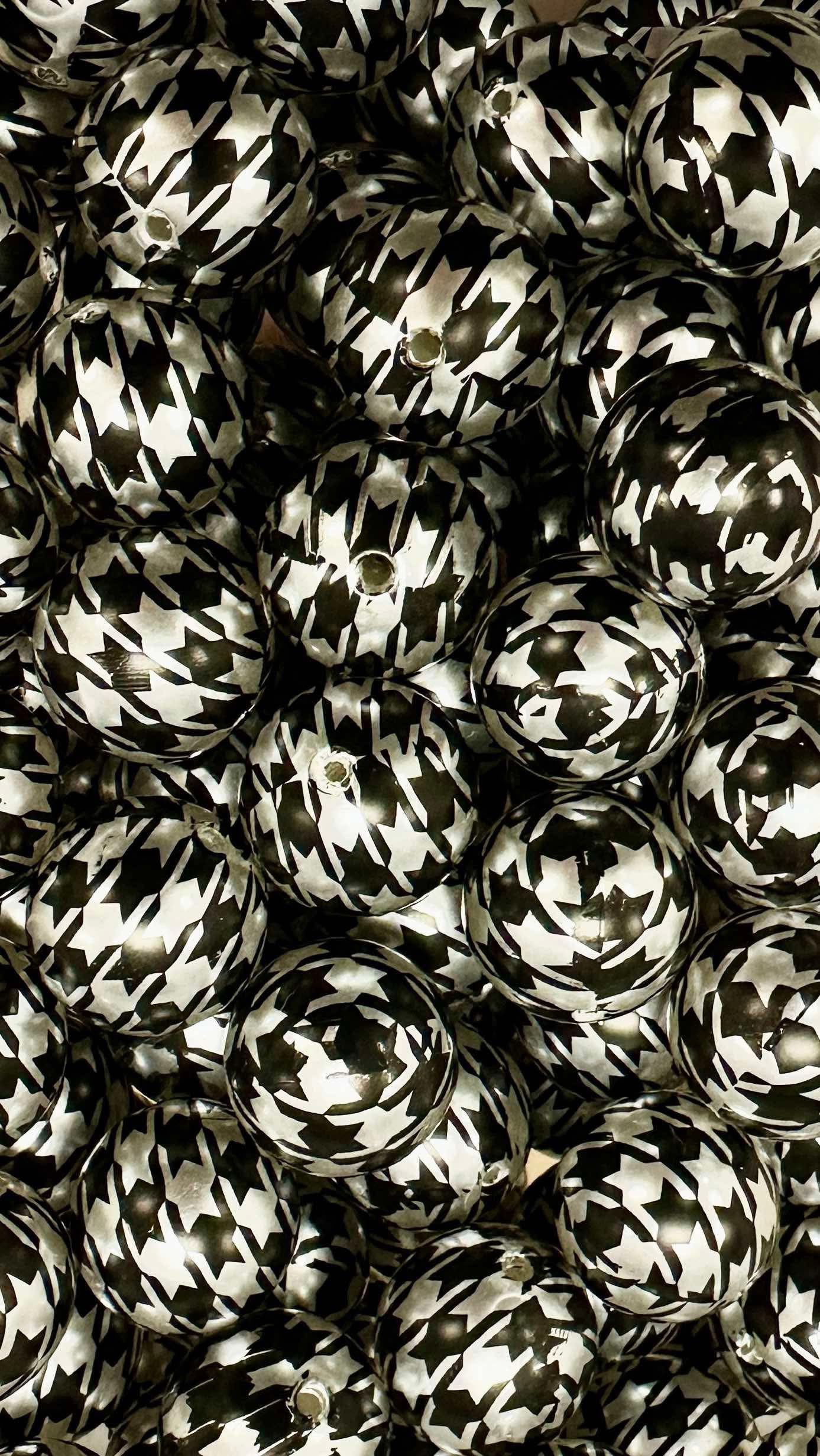 Metallic Houndstooth 20mm Acrylic Bead