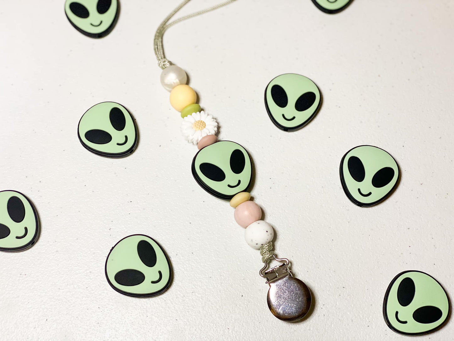 Xeno Focal Bead